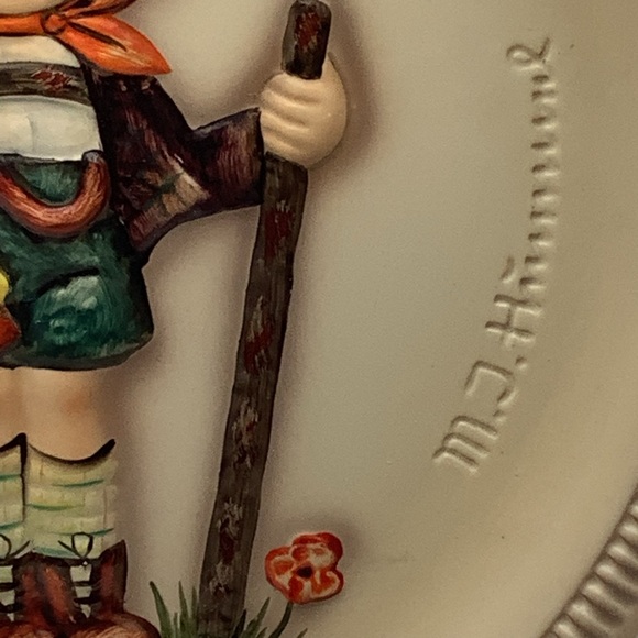 Vintage 1975 First Edition M.J. Hummel Anniversary 10”  Stormy Weather Plate - Picture 2 of 13